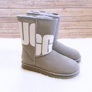 UGG Women’s Classic Short II Chopd Cobble Grey Boots